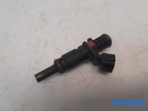 Used Injector (petrol injection) Renault Twingo III (AH) 1.0 SCe 70 12V Price € 35,00 Margin scheme offered by Maresia Parts