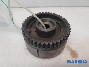 Used Camshaft sprocket Renault Twingo III (AH) 1.0 SCe 70 12V Price € 39,00 Margin scheme offered by Maresia Parts