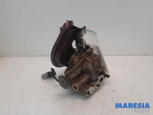 Used Oil pump Renault Twingo III (AH) 1.0 SCe 70 12V Price € 40,00 Margin scheme offered by Maresia Parts