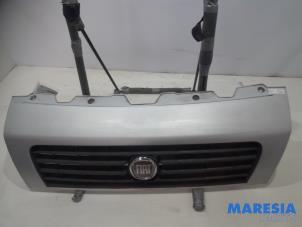 Used Grille Fiat Ducato (250) 2.3 D 120 Multijet Price € 78,65 Inclusive VAT offered by Maresia Parts