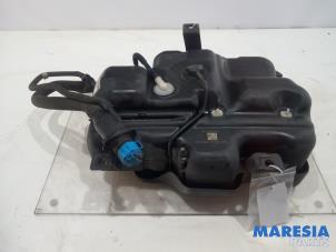 Used Adblue Tank Renault Trafic (1FL/2FL/3FL/4FL) 1.6 dCi 145 Twin Turbo Price € 422,29 Inclusive VAT offered by Maresia Parts