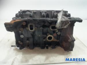 Used Engine crankcase Opel Vivaro 1.6 CDTi BiTurbo 125 Price € 605,00 Inclusive VAT offered by Maresia Parts