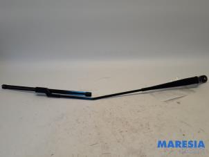 Used Front wiper arm Renault Trafic (1FL/2FL/3FL/4FL) 1.6 dCi 95 Price € 18,15 Inclusive VAT offered by Maresia Parts