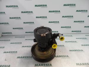 Pompe de direction d'un Lancia Lybra SW 1.8 16V VVT 2000