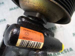 Pompe de direction d'un Lancia Lybra SW 1.8 16V VVT 2000