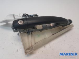 Used Minibus/van rear door handle Peugeot Expert (G9) 2.0 HDiF 16V 130 Price € 48,40 Inclusive VAT offered by Maresia Parts