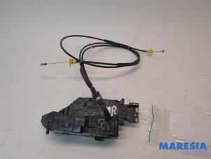 Used Sliding door lock mechanism, right Peugeot Expert (G9) 2.0 HDiF 16V 130 Price € 36,30 Inclusive VAT offered by Maresia Parts