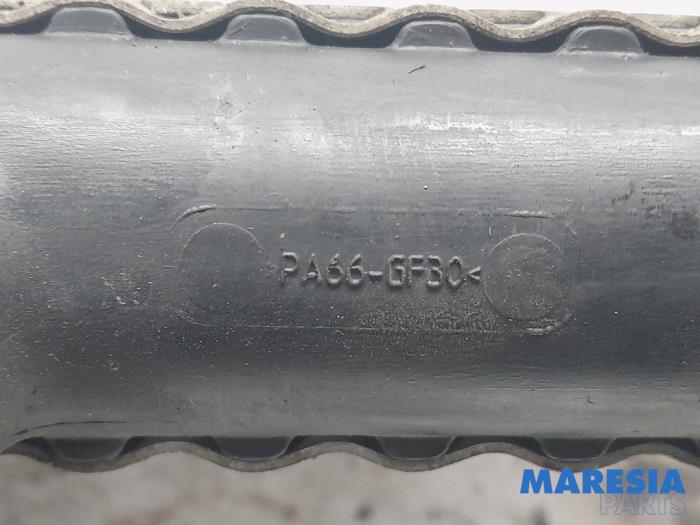Radiator from a Peugeot Expert (G9) 2.0 HDiF 16V 130 2014