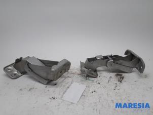 Used Tailgate hinge Peugeot Expert (G9) 2.0 HDiF 16V 130 Price € 121,00 Inclusive VAT offered by Maresia Parts