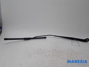 Used Front wiper arm Peugeot Expert (G9) 2.0 HDiF 16V 130 Price € 18,15 Inclusive VAT offered by Maresia Parts