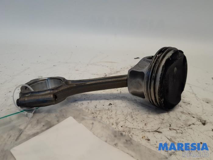 Gebrauchte Kolben Citroen C4 Picasso (3D/3E) 1.2 12V PureTech 130 Preis € 50,00 Margenregelung angeboten von Maresia Parts