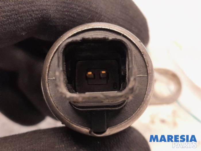 Begagnade Kamaxelsensor Citroen DS5 (KD/KF) 2.0 HDiF 160 16V Pris € 29,99 Marginaltabell erbjuds av Maresia Parts