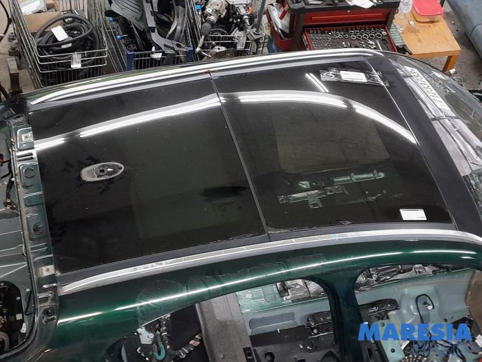 Używane Szyberdach Alfa Romeo Stelvio (949) 2.0 T 16V Q4 Cena € 1.500,00 Procedura marży oferowane przez Maresia Parts