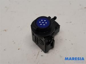 Usados Sensor de temperatura externa Alfa Romeo Giulia (952) 2.0 T 16V Veloce Q4 Precio € 25,00 Norma de margen ofrecido por Maresia Parts