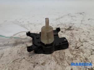 Used Heater valve motor Opel Combo 1.6 CDTI 16V Price € 18,15 Inclusive VAT offered by Maresia Parts