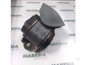 Used Rear seatbelt, right Renault Megane Classic (LA) 1.6i RN,RT,Alizé Price € 25,00 Margin scheme offered by Maresia Parts