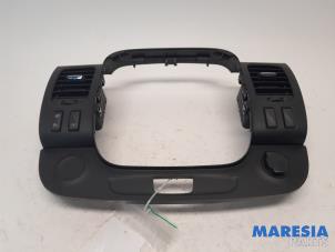 Used Dashboard vent Renault Trafic (1FL/2FL/3FL/4FL) 1.6 dCi 145 Twin Turbo Price € 60,50 Inclusive VAT offered by Maresia Parts