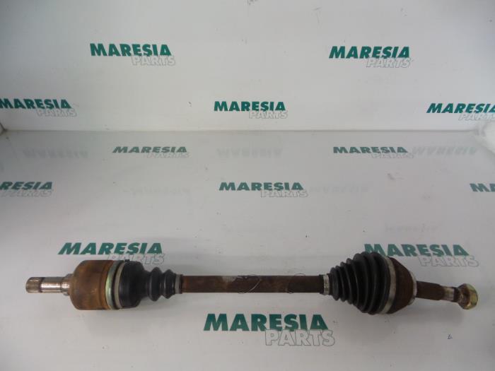 Gebrauchte Antriebswelle links vorne Fiat Ducato (230/231/232/234) 1.9 D Preis € 85,00 Margenregelung angeboten von Maresia Parts
