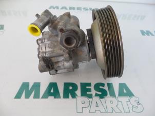 Używane Pompa wspomagania kierownicy Alfa Romeo 146 (930B) 1.6 Twin Spark 16V Cena € 50,00 Procedura marży oferowane przez Maresia Parts