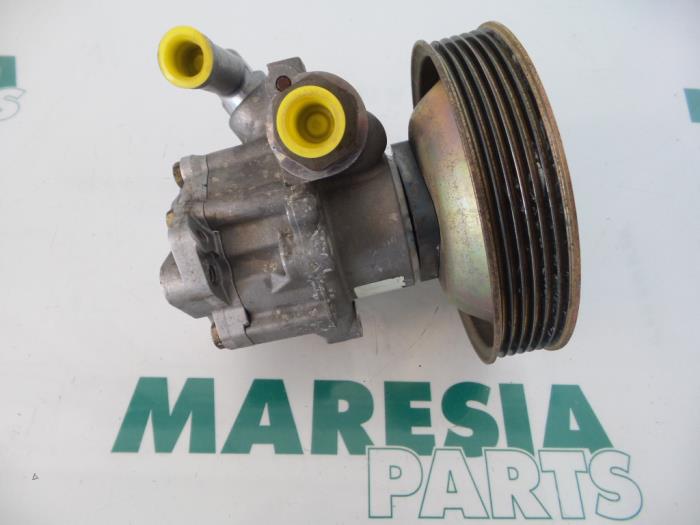 Usagé Pompe de direction Alfa Romeo 146 (930B) 1.8 Twin Spark 16V Prix € 50,00 Règlement à la marge proposé par Maresia Parts