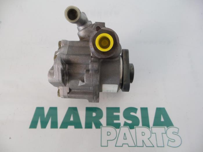 Usagé Pompe direction assistée Alfa Romeo 146 (930B) 1.6 Twin Spark 16V Prix € 50,00 Règlement à la marge proposé par Maresia Parts