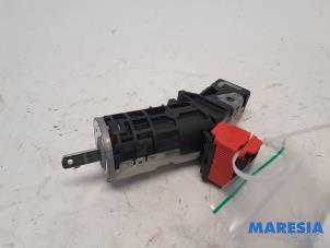 Used Ignition lock + key Renault Trafic (1FL/2FL/3FL/4FL) 1.6 dCi 145 Twin Turbo Price € 72,60 Inclusive VAT offered by Maresia Parts