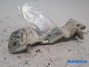 Used Rear door hinge, left Fiat Ducato (250) 2.3 D 120 Multijet Price € 72,60 Inclusive VAT offered by Maresia Parts