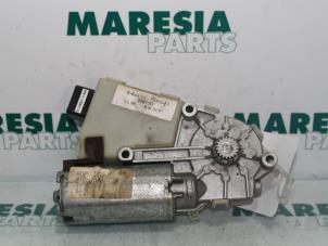 Used Sunroof motor Renault Laguna II (BG) 1.9 dCi 120 Price € 50,00 Margin scheme offered by Maresia Parts
