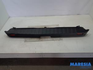 Used Rear bumper component, central Renault Trafic (1FL/2FL/3FL/4FL) 1.6 dCi 95 Price € 90,75 Inclusive VAT offered by Maresia Parts