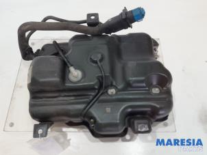 Used Adblue Tank Renault Trafic (1FL/2FL/3FL/4FL) 1.6 dCi 95 Price € 423,49 Inclusive VAT offered by Maresia Parts