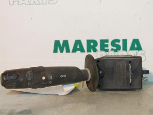 Używane Przelacznik kierunkowskazu Citroen Xantia Break (X1/2) 1.9 TD Cena € 25,00 Procedura marży oferowane przez Maresia Parts