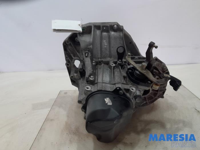 Gearbox from a Renault Clio IV (5R) 1.5 Energy dCi 90 FAP 2015