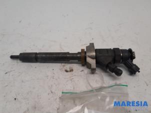 Used Injector (diesel) Peugeot 308 (4A/C) 1.6 HDiF 16V Price € 75,00 Margin scheme offered by Maresia Parts
