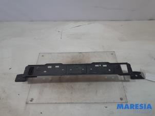 Used Radiator bar Peugeot Expert (VA/VB/VE/VF/VY) 1.6 Blue HDi 95 16V Price € 30,25 Inclusive VAT offered by Maresia Parts