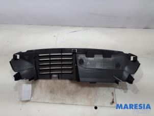 Used Cover, miscellaneous Peugeot Expert (VA/VB/VE/VF/VY) 1.6 Blue HDi 95 16V Price € 78,65 Inclusive VAT offered by Maresia Parts