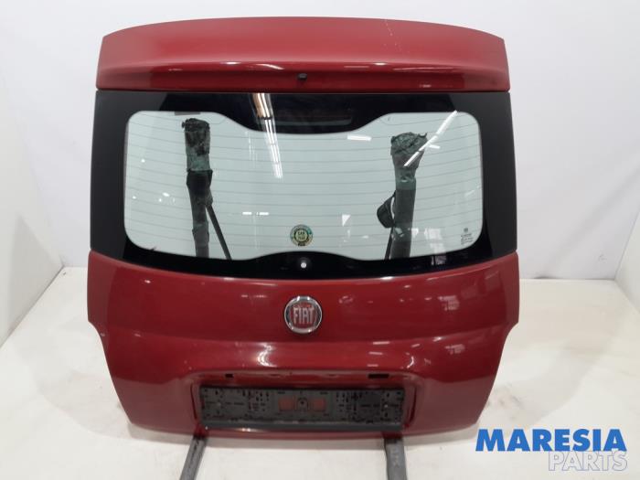 Używane Tylna klapa Fiat 500 (312) 1.2 Cena € 125,00 Procedura marży oferowane przez Maresia Parts