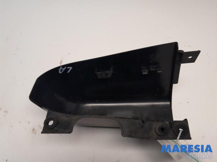 C-style sealing cover left from a Renault Trafic (1FL/2FL/3FL/4FL) 1.6 dCi 95 2017