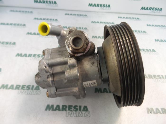 Usagé Pompe direction assistée Alfa Romeo 155 (167) 1.6 Twin Spark 16V Prix € 50,00 Règlement à la marge proposé par Maresia Parts
