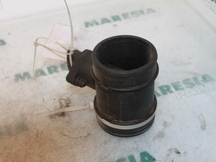 Begagnade Luftflödesmätare Alfa Romeo GTV (916) 2.0 JTS 16V Pris € 35,00 Marginaltabell erbjuds av Maresia Parts