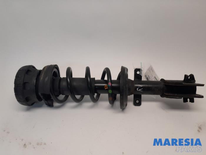 Front shock absorber rod, right from a Renault Trafic (1FL/2FL/3FL/4FL) 1.6 dCi 145 Twin Turbo 2018