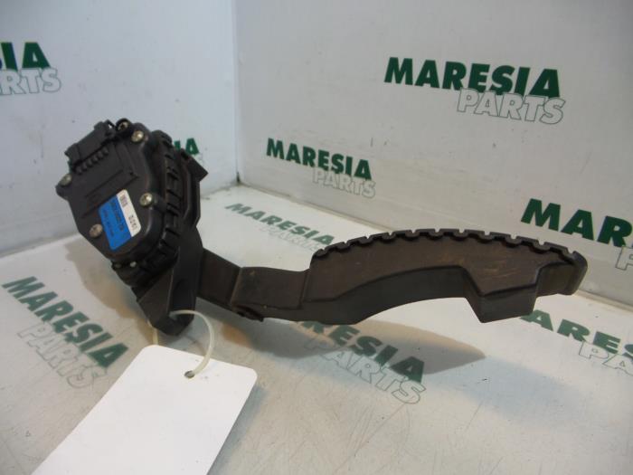 Begagnade Gaspedalsensor Renault Laguna II Grandtour (KG) 3.0 V6 24V Pris € 30,00 Marginaltabell erbjuds av Maresia Parts