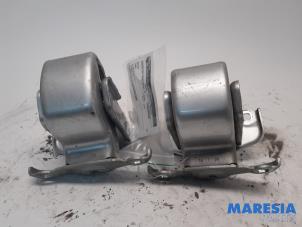Used Rear door hinge, right Renault Trafic (1FL/2FL/3FL/4FL) 1.6 dCi 145 Twin Turbo Price € 60,50 Inclusive VAT offered by Maresia Parts
