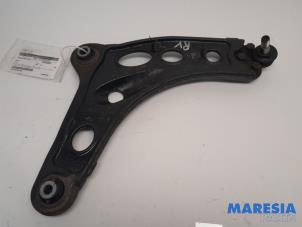 Usagé Bras de suspension avant droit Renault Trafic (1FL/2FL/3FL/4FL) 1.6 dCi 95 Prix € 66,55 Prix TTC proposé par Maresia Parts