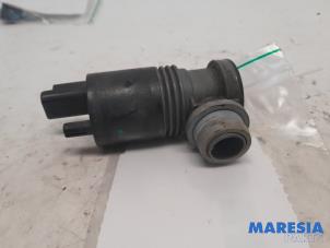 Used Windscreen washer pump Renault Trafic (1FL/2FL/3FL/4FL) 1.6 dCi 95 Price € 18,15 Inclusive VAT offered by Maresia Parts