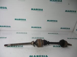 Usagé Cardan droit (transmission) Lancia Kappa 2.4 20V LE,LS,LX Prix € 85,00 Règlement à la marge proposé par Maresia Parts