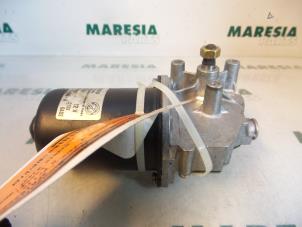 Usados Motor limpiaparabrisas delante Fiat Stilo MW (192C) 1.6 16V Precio € 25,00 Norma de margen ofrecido por Maresia Parts