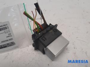 Used Heater resistor Peugeot RCZ (4J) 2.0 HDi 16V FAP Price € 20,00 Margin scheme offered by Maresia Parts