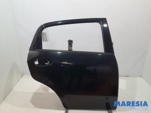 Używane Drzwi prawe tylne wersja 4-drzwiowa Fiat Punto III (199) 1.3 JTD Multijet 85 16V Cena € 119,95 Procedura marży oferowane przez Maresia Parts