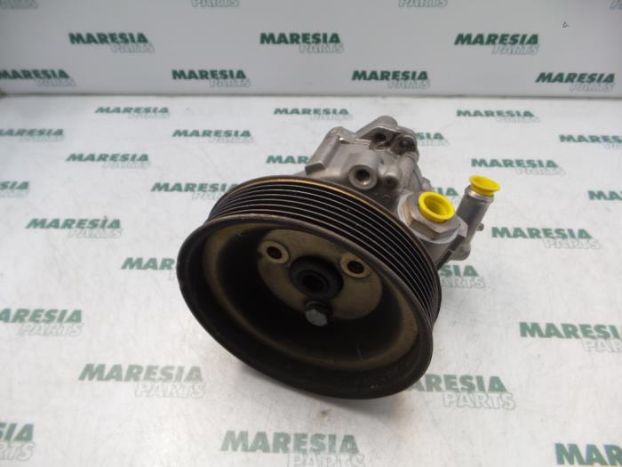Usagé Pompe de direction Alfa Romeo GTV (916) 2.0 16V Twin Spark Prix € 50,00 Règlement à la marge proposé par Maresia Parts