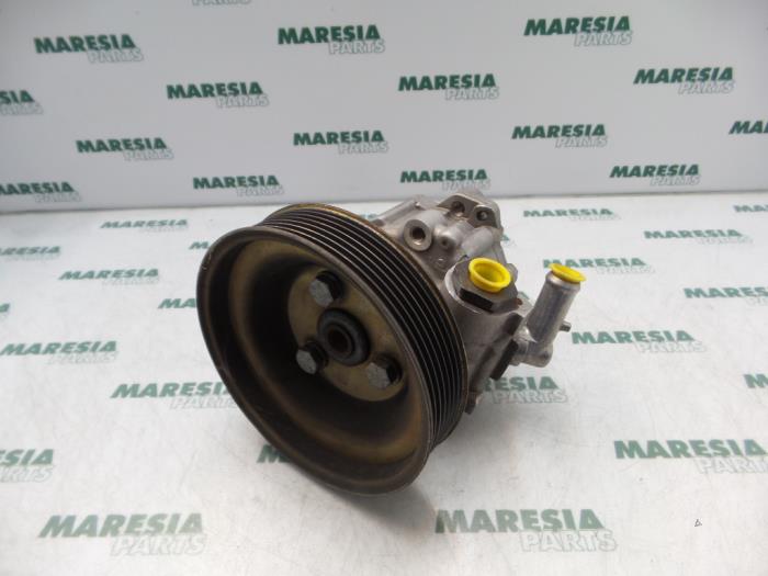 Usagé Pompe de direction Alfa Romeo GTV (916) 2.0 16V Twin Spark Prix € 50,00 Règlement à la marge proposé par Maresia Parts